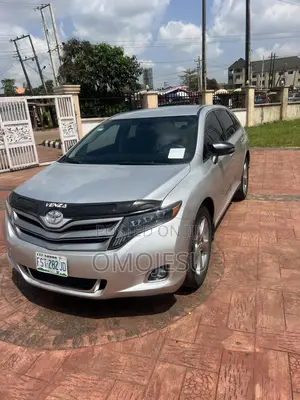 Toyota Venza 2010 Silver
