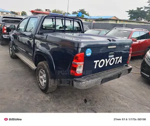 Toyota Hilux 2015 Blue