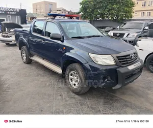 Toyota Hilux 2015 Blue