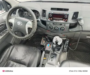 Toyota Hilux 2015 Blue