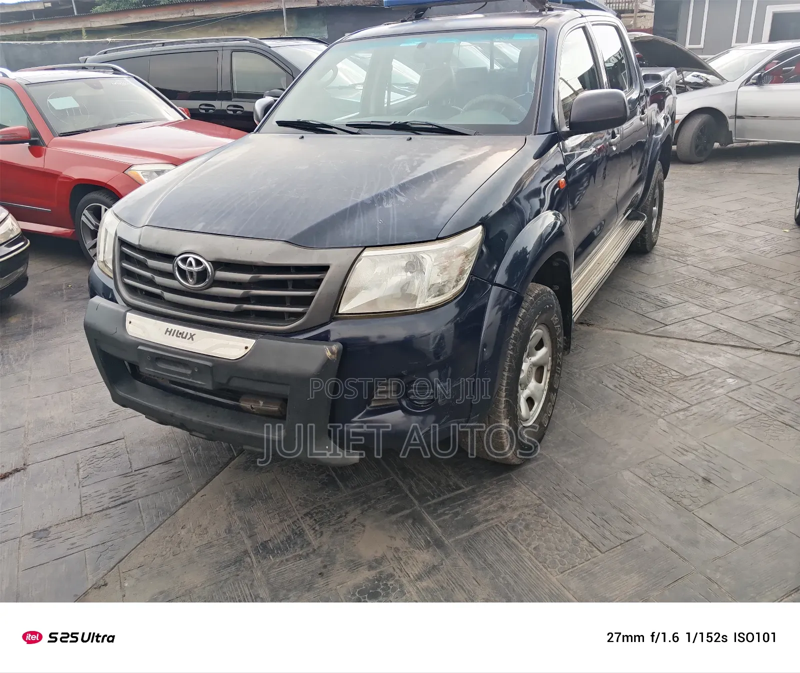 Toyota Hilux 2015 Blue