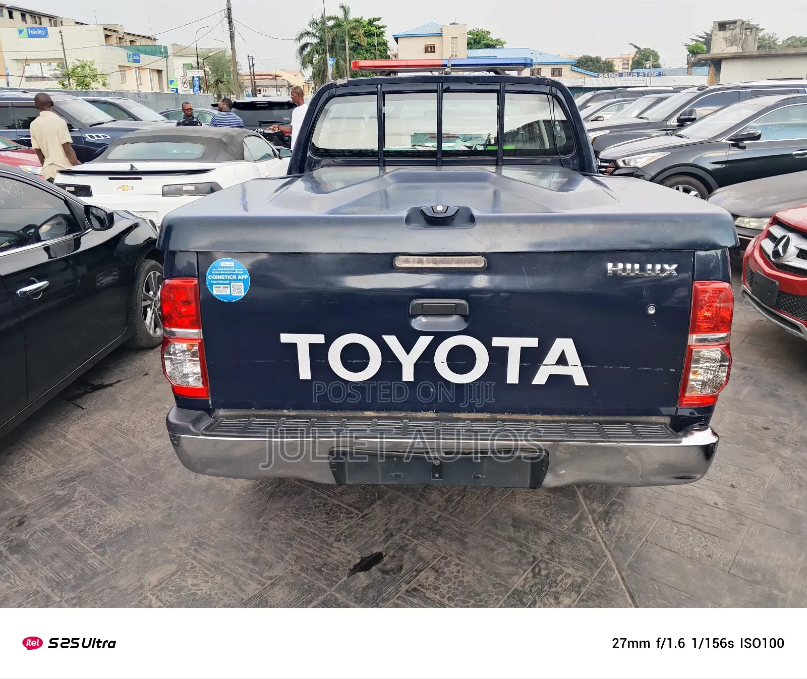 Toyota Hilux 2015 Blue