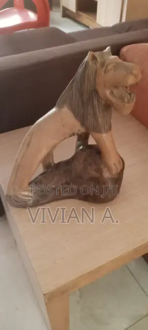 Wood Sculpture of Roaring Lion