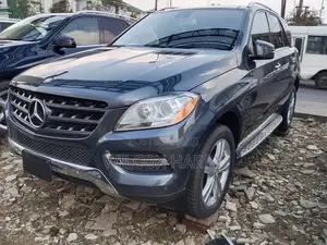 Mercedes-Benz M Class ML350 4MATIC 4dr SUV AWD (3.5L 6cyl 7A) 2015 Blue