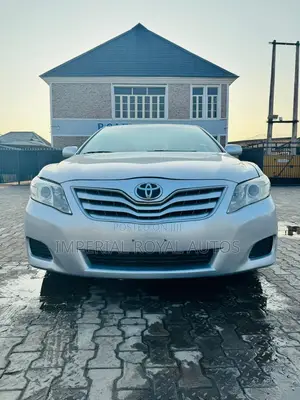 Toyota Camry LE 4dr Sedan (2.5L 4cyl 6AM) 2010 Silver