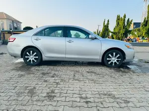 Toyota Camry LE 4dr Sedan (2.5L 4cyl 6AM) 2010 Silver