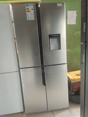 Side by Side Fridge and Freezer With Dispenser