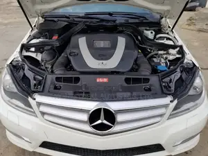 Mercedes-Benz C300 Sport 4Matic Sedan AWD (3.5L 6cyl 7A) 2013 White
