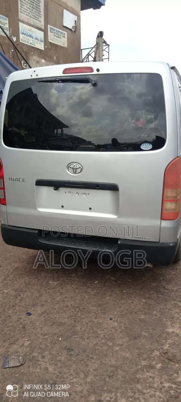 Toyota HiAce 2010 White