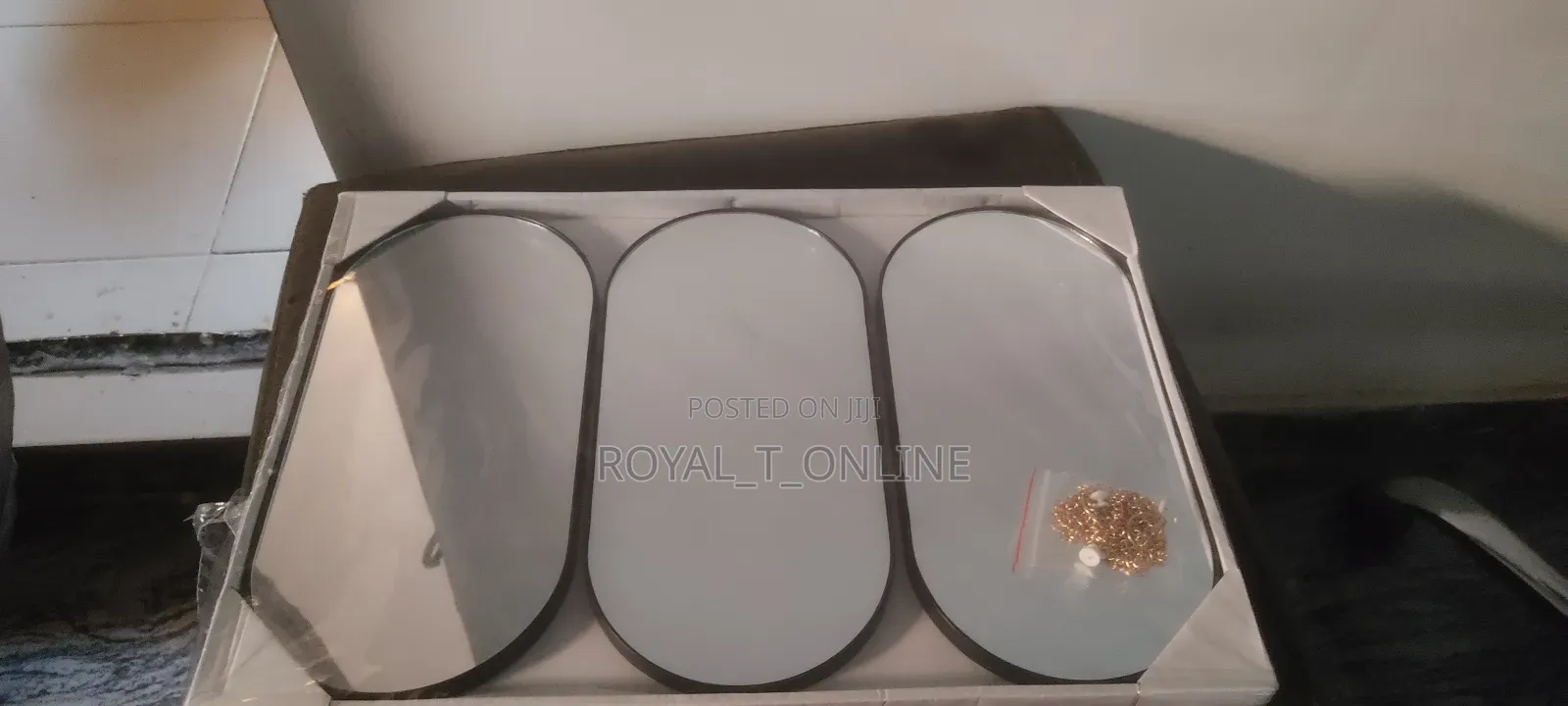 Oval Decorative Mirror in Abuja. Aesthetic Wall Hanging Mirror Set