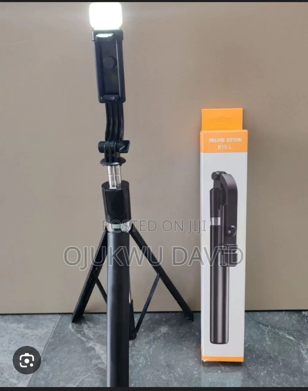 Selfie Stick With Light