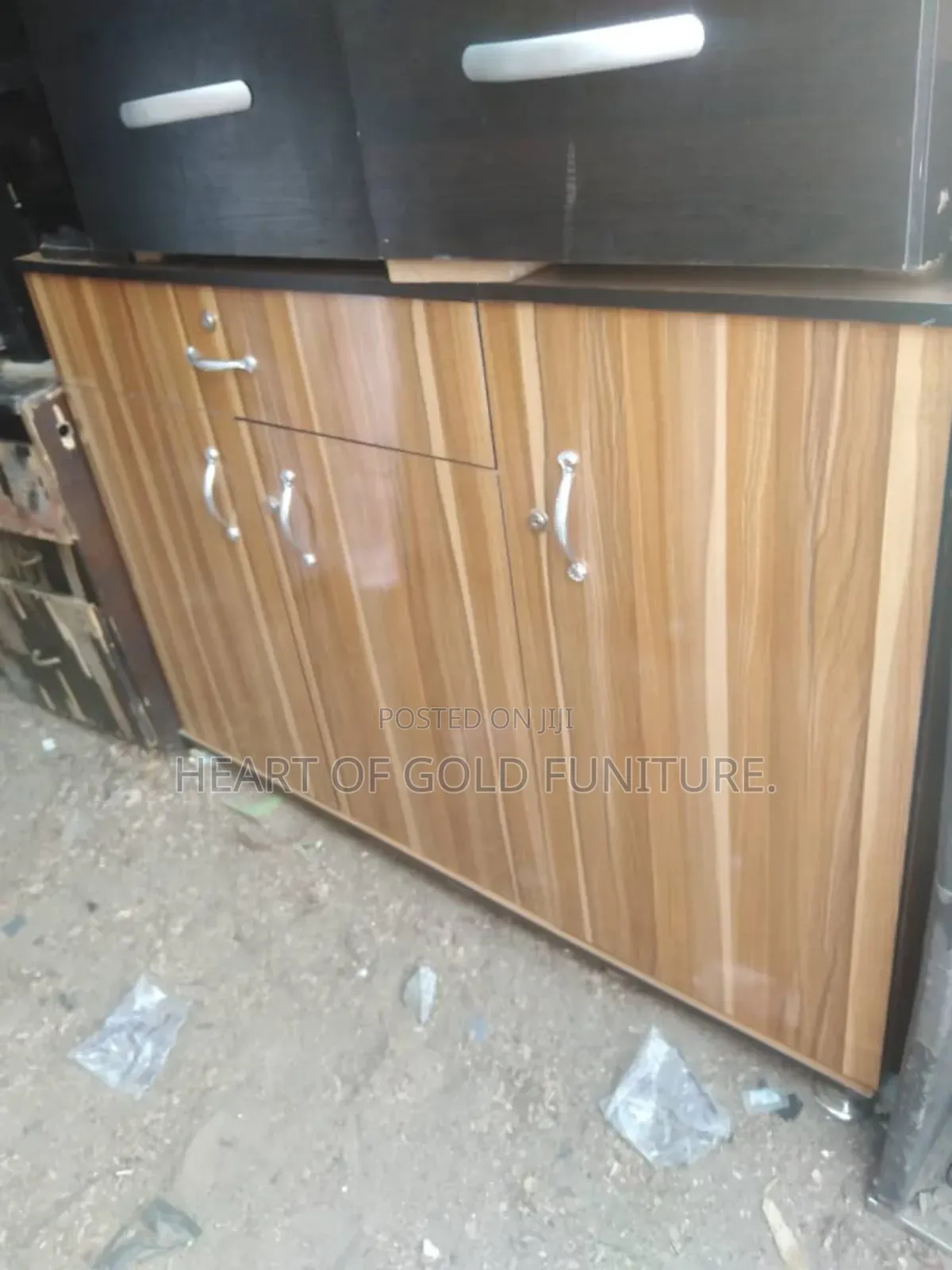 Durable and Quality Kitchen Cabinet