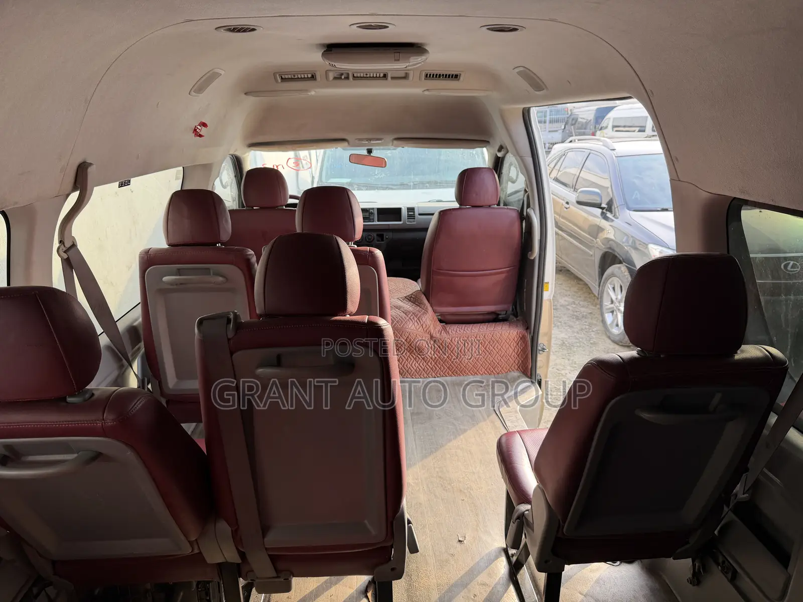Toyota HiAce 2013 Gold