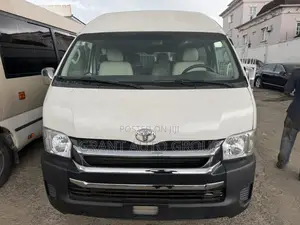 Toyota HiAce 2016 Gold