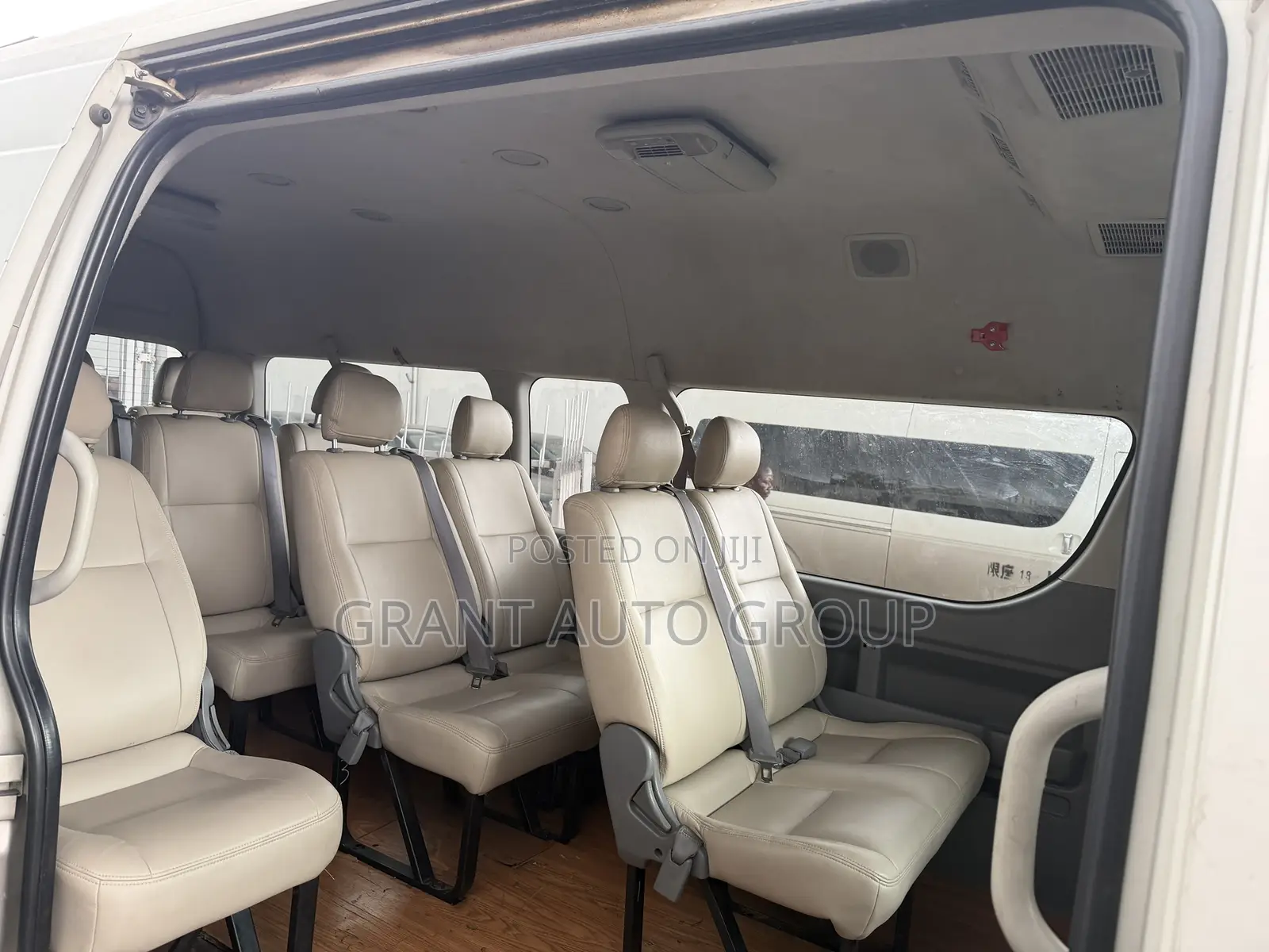 Toyota HiAce 2016 Gold