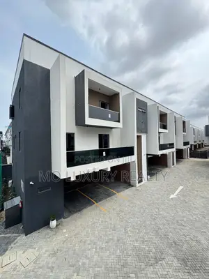 2bdrm Apartment in Court, Ikate for rent