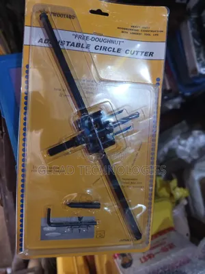 Small Adjustable Holes Saw