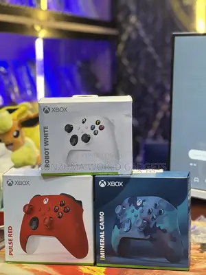 Xbox Wireless Controller – Multiple Colors Available (Brand New)