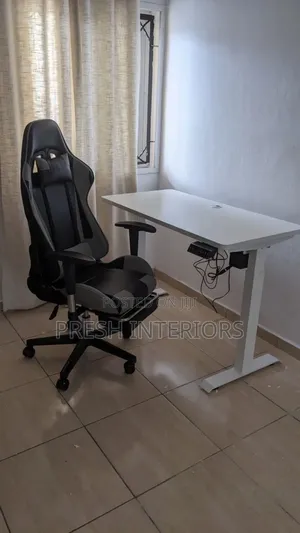 1.2 Adjustment Table With Game Chair