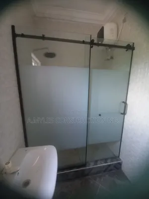 Shower Cubicle Ano