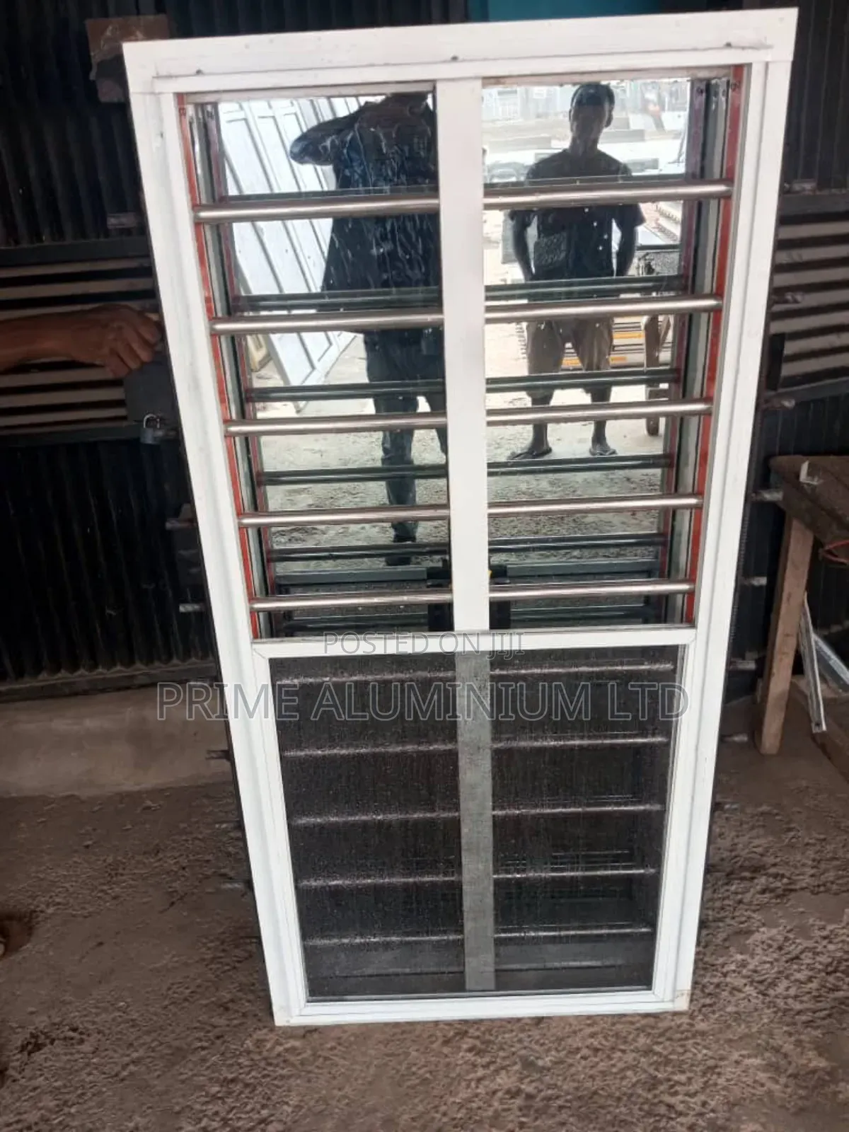 Prime Frameless Window With Protector
