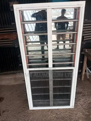 Prime Frameless Window With Protector
