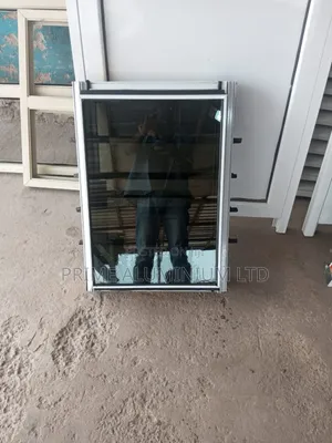 Prime Frameless Window With Protector