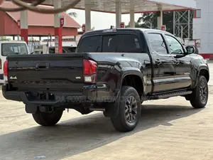 Toyota Tacoma SR5 2021 Black