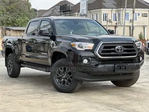 Toyota Tacoma SR5 2021 Black