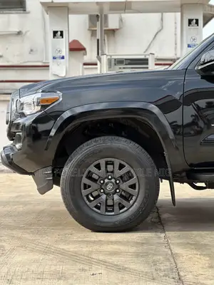 Toyota Tacoma SR5 2021 Black