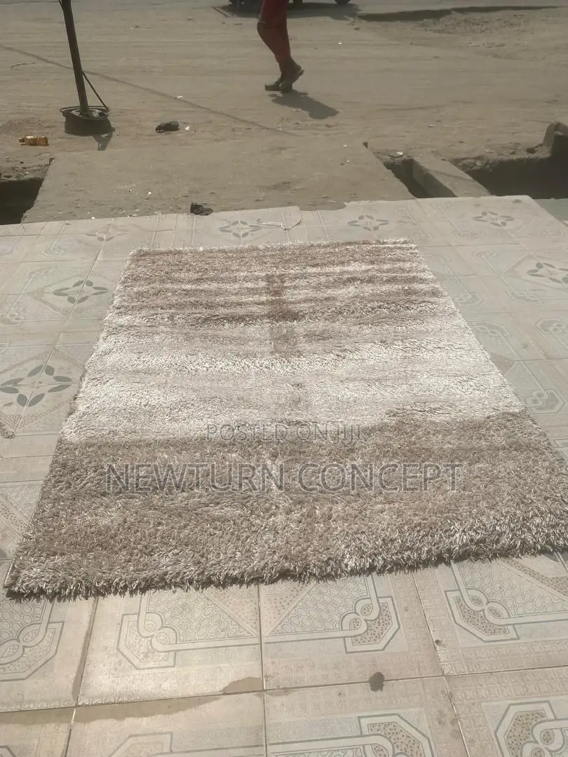 4by6 Turkey Center Rug