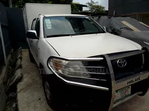 Toyota Hilux 2008 White