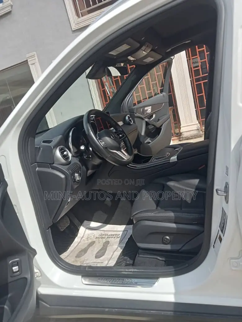 Mercedes-Benz GLC-Class 2022 White