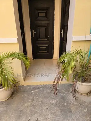 Furnished Mini Flat in County Gate, Chevron for rent