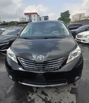 Toyota Sienna LE 7 Passenger 2012 Black