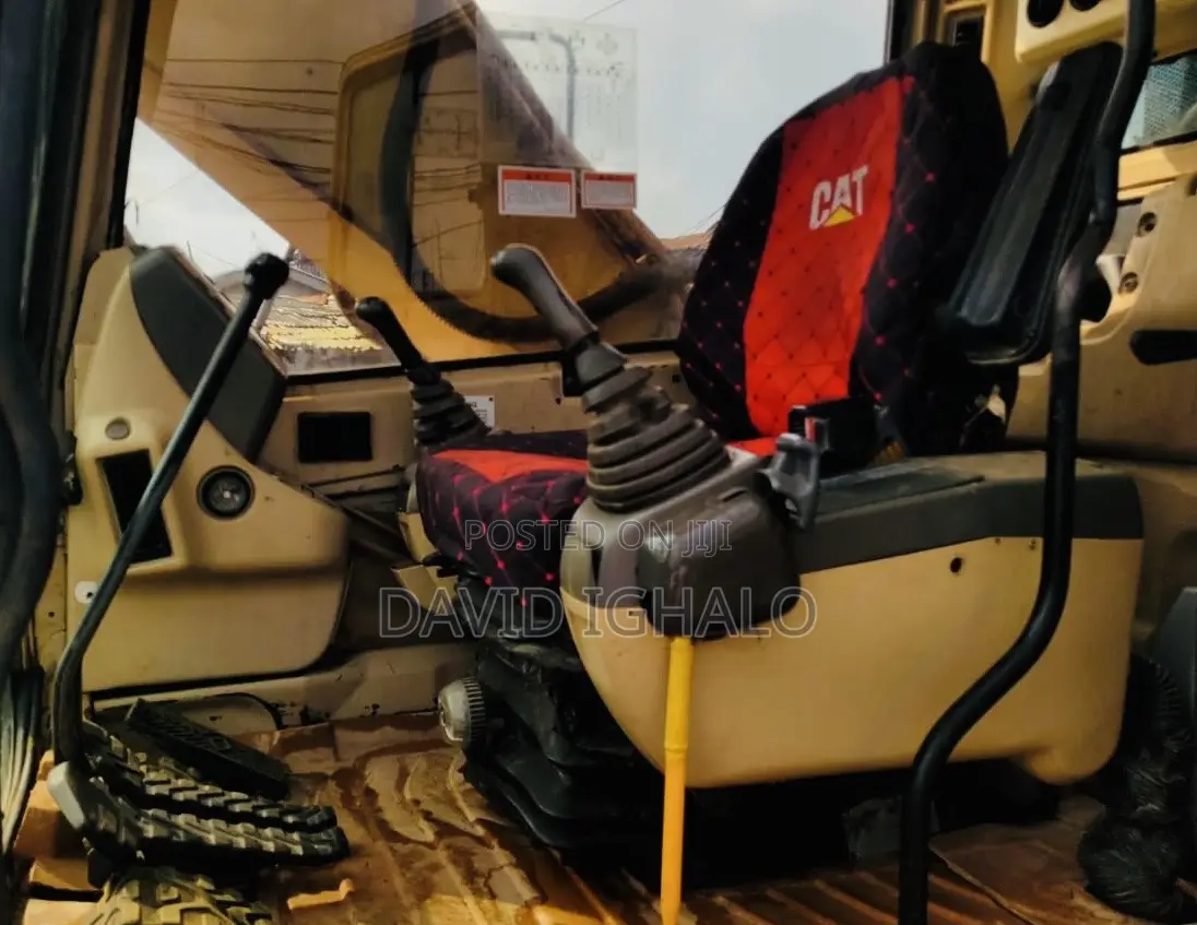 Excavator 320b