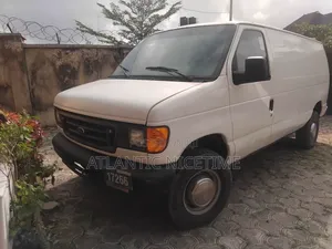 Ford E350 2006 White