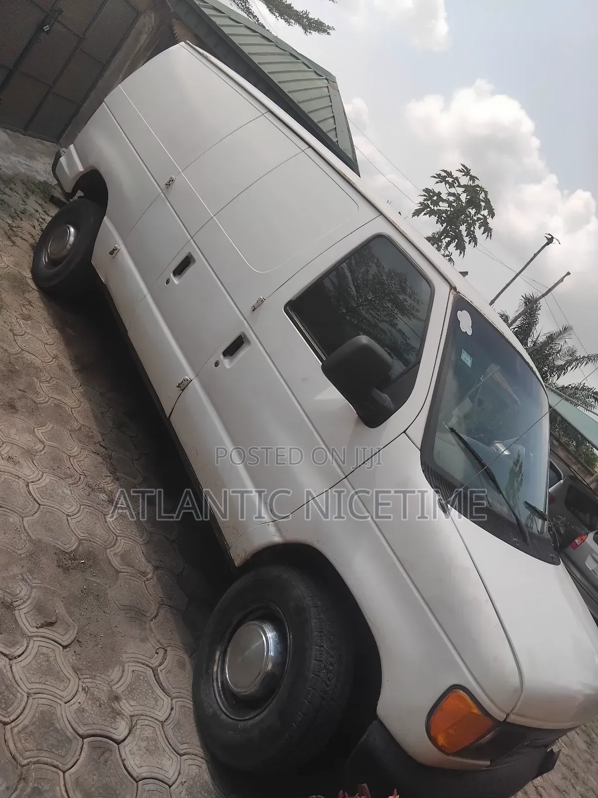Ford E350 2006 White