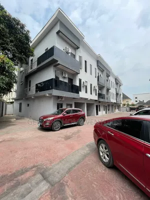 4bdrm Duplex in Shonibare for sale