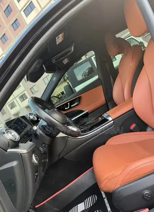 Mercedes-Benz C300 2023 Black