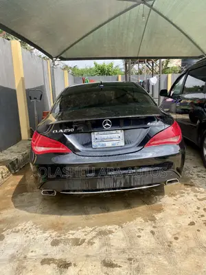 Mercedes-Benz C250 2016 Black