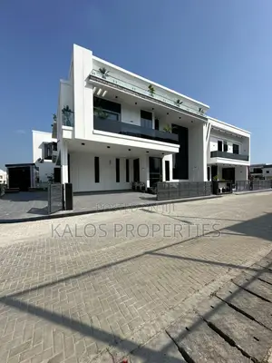 5bdrm Duplex in Chevron for sale