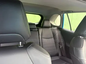 Toyota RAV4 XLE AWD 2019 Blue