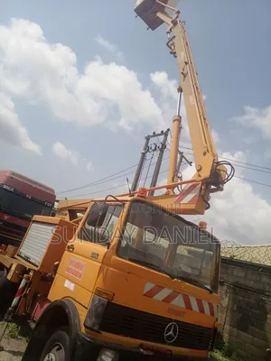 Man Diesel Man Lifted 19 Meter High Tokunbo