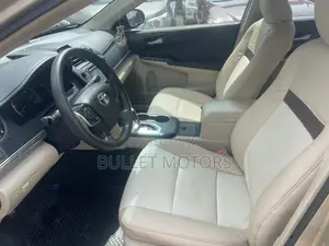 Toyota Camry LE 4dr Sedan (2.5L 4cyl 6A) 2013 Gold
