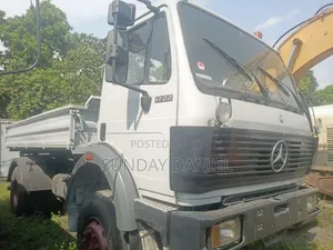 Mercedes Benz Tipper Truck With Auxiliary Tokunbo