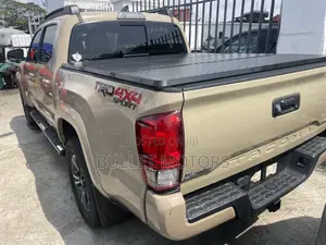 Toyota Tacoma TRD Off Road 2018 Gold