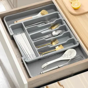 Expandable Cutlery Tray / Organizer