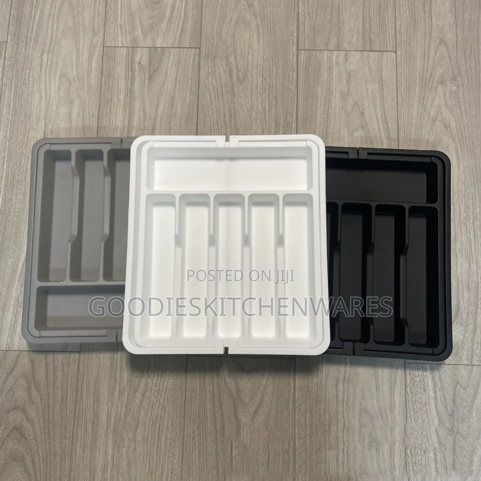Expandable Cutlery Tray / Organizer