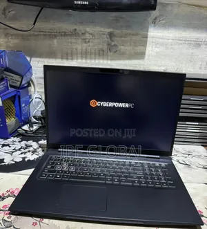 Laptop Cyberpower Tracer III 15 Slim VR 500 16GB Intel Core i7 SSD 1T